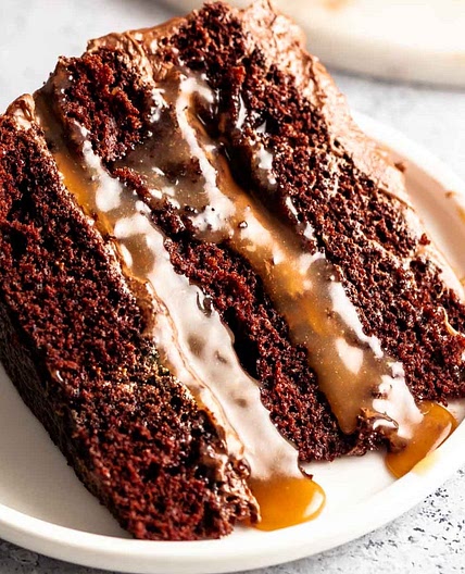 Moist Chocolate Caramel Cake (One Bowl)