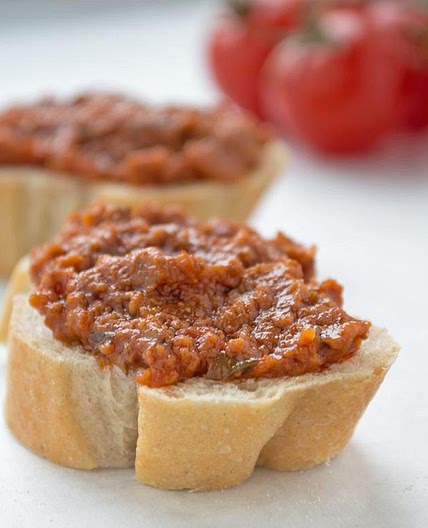 Würziger Tomatenaufstrich