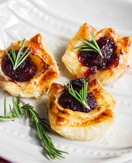 Brie & Cranberry in Puff Pastry