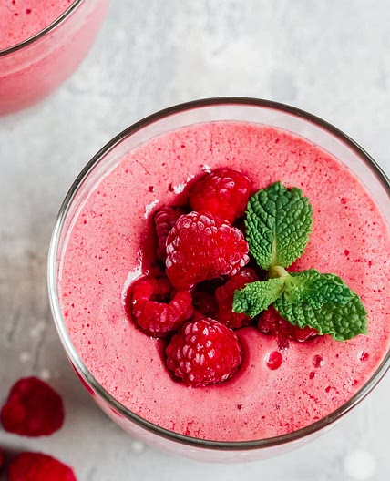Low-Carb Raspberry Smoothie Recipe