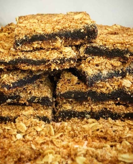 Healthy Oatmeal Date Bars