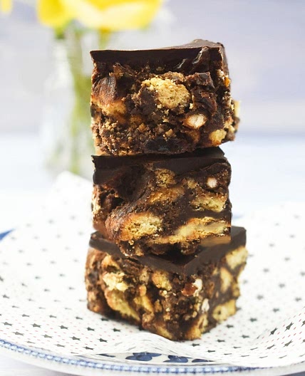 Vegan Chocolate Pretzel Tiffin