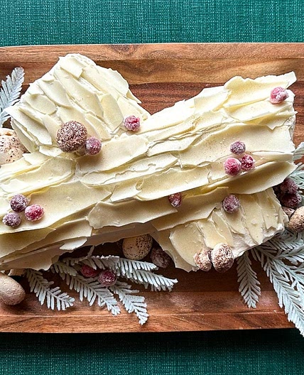 Low FODMAP Gingerbread White Chocolate Bûche de Noël