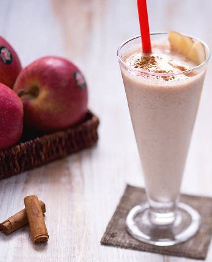Smoothie alle mele, pere e cannella