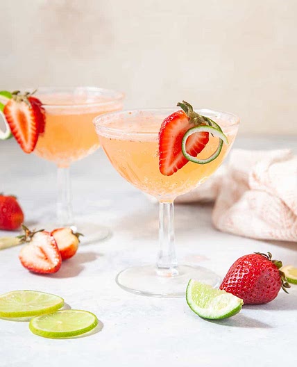 Shaken Strawberry Daiquiri Mocktail