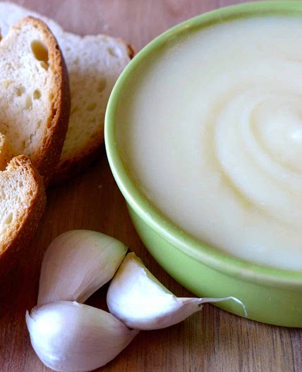 Skordalia recipe (Traditional Greek Potato and Garlic dip)