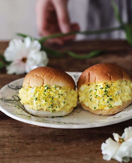 모닝빵 달걀샌드위치