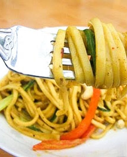 Easy Peanut Butter Noodles with Vegetables