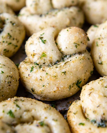 Soft Gluten-Free Garlic Knots (Under 1 Hour)