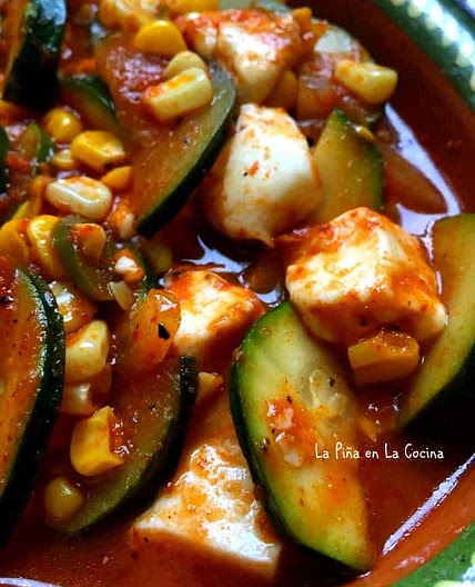 Calabacitas con Queso y Elote( Zucchini with Cheese and Corn)