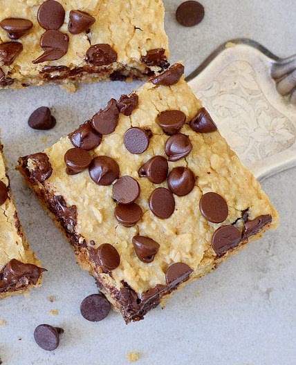 Oatmeal Chocolate Chip Bars