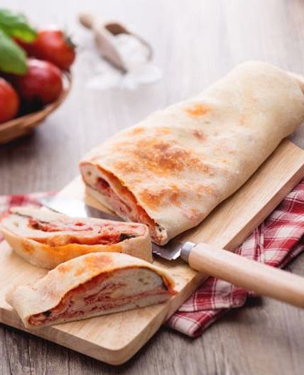Rotolo di pizza farcito