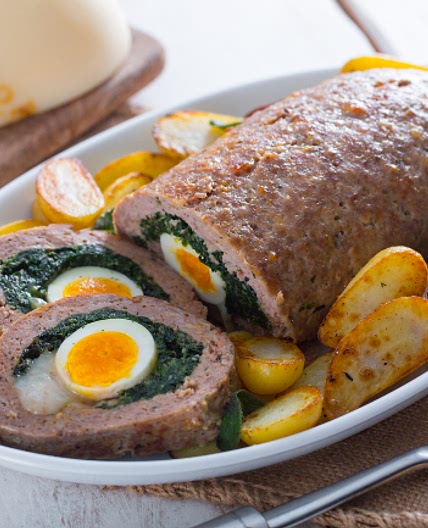 Polpettone ripieno di spinaci e caciocavallo