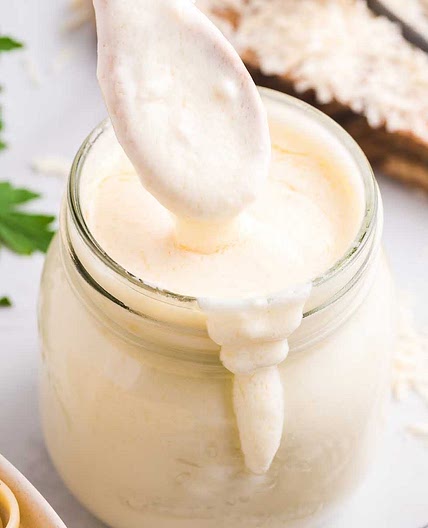 Olive Garden Alfredo Sauce (Copycat Recipe)