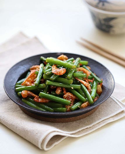 마늘종 건새우볶음