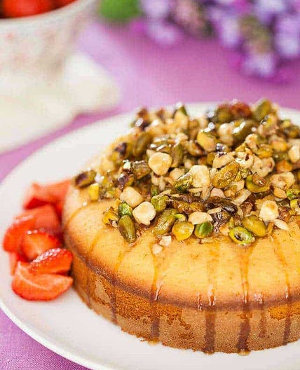 Sweet honey and pistachio cake