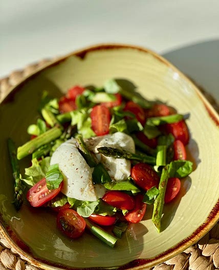 Burrata Salad with Asparagus