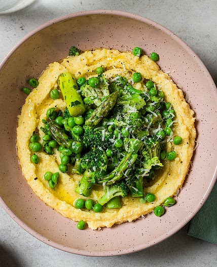 Creamy parmesan polenta with asparagus and broccoli
