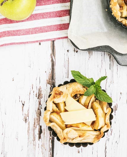 Cheddar Apple Tarts with Apricot-Mint Glaze