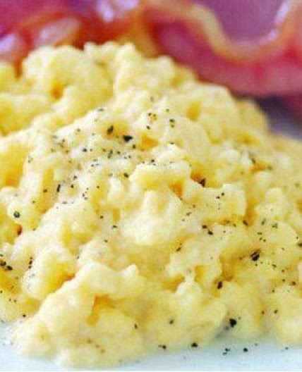 Low calorie easy scrambled eggs (microwave recipe)