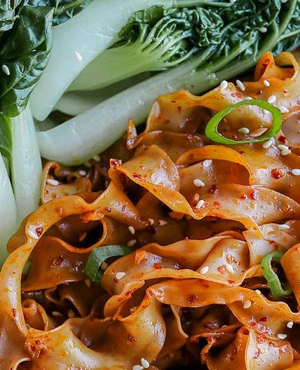 Quick Garlic Chili Noodles