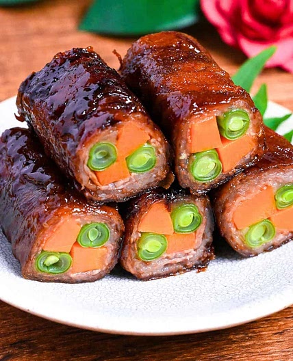 Beef Yawata Maki (Glazed Beef Vegetable Rolls)