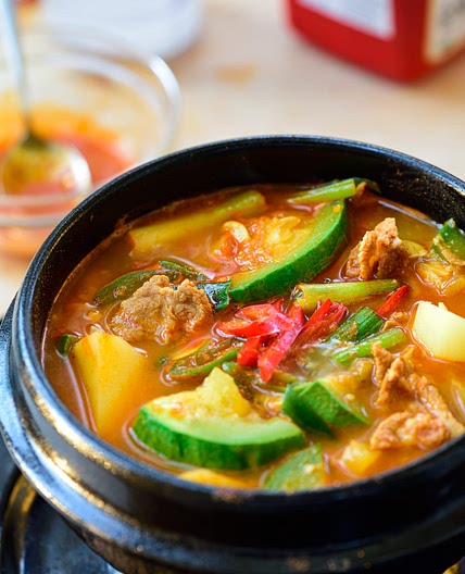 Hobak Gochujang Jjigae (Korean Spicy Zucchini Stew)