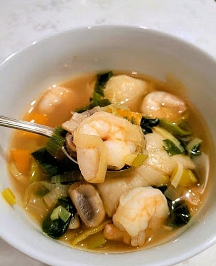 Simple Shrimp Dumpling Soup