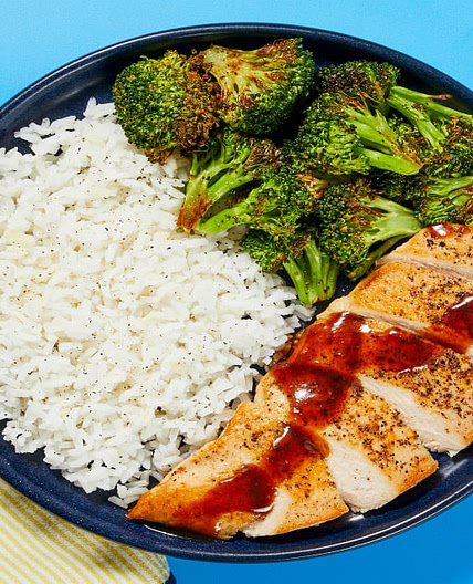 Sweet ’n’ Spicy Apricot Chicken with Broccoli & Garlic Cauliflower Rice