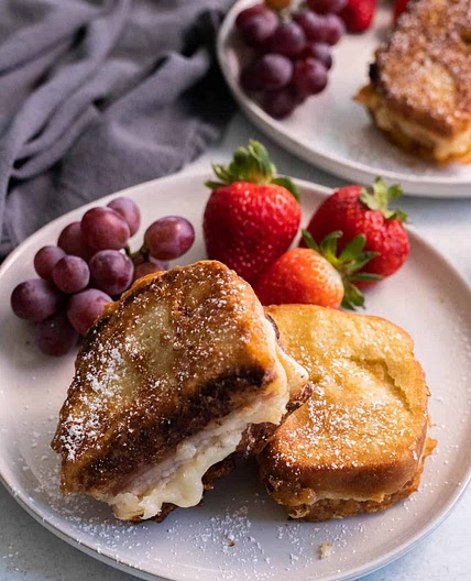 Monte Cristo Sandwich Recipe (Disneyland Copycat)