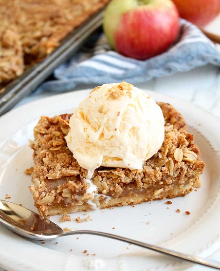 Apple Crumble Slab Pie