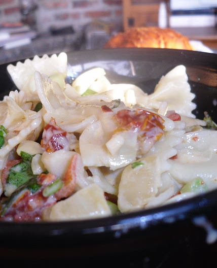 Creamy Sun-dried Tomato,Roasted Red Pepper and Artichoke Pasta