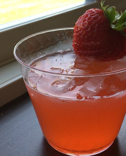 Sparkling Strawberry Lemonade