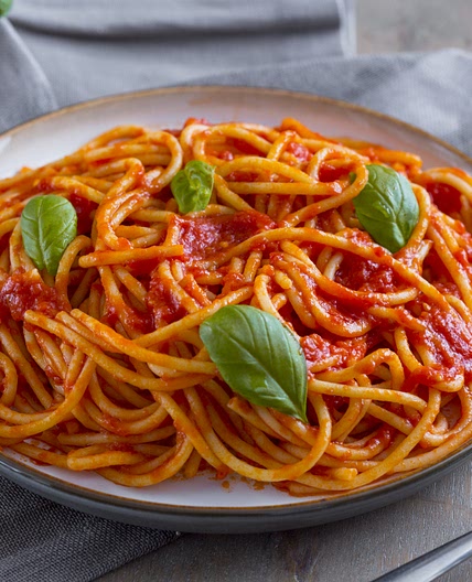 Spaghetti with tomato sauce