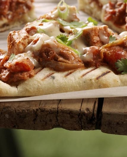 Grilled Butter Chicken Pizza