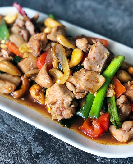 Stir Fried Chicken with Cashew Nuts (Gai Pad Med Mamuang)