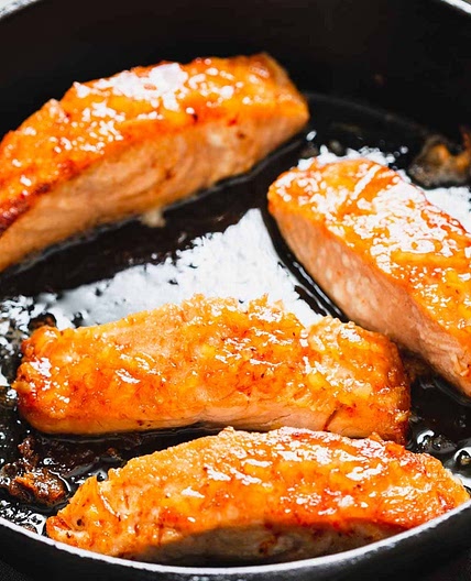Simple Sriracha Marmalade Glazed Salmon