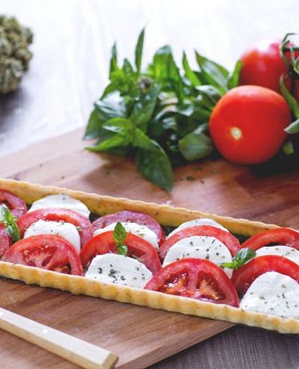 Torta salata caprese