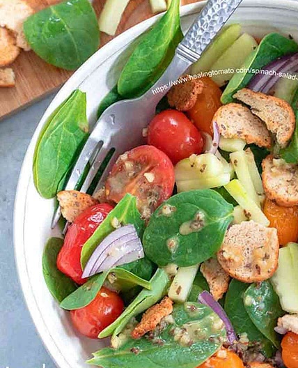 Spinach Salad With Bagel Chips