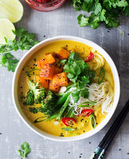 Vegan khao soi soup