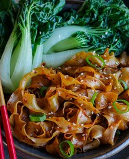 Quick Garlic Chili Noodles