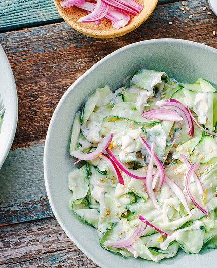 Sommerlicher Gurkensalat