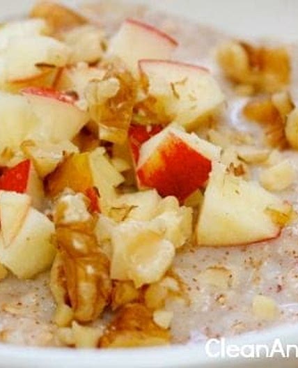 Clean Eating Apple Pie Oatmeal
