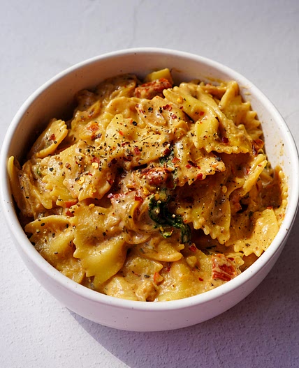 Caramelized Onion and Sun-Dried Tomato Pasta