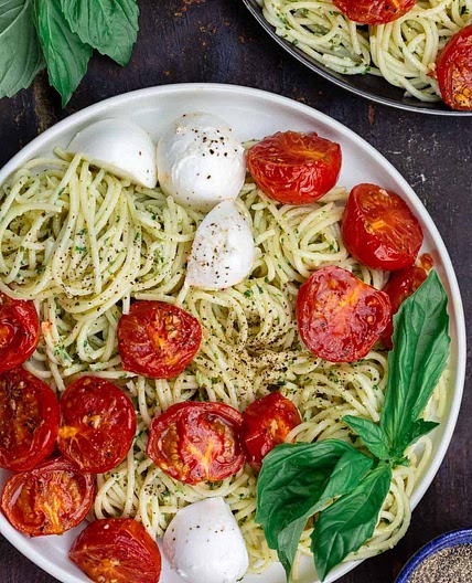 Pesto Pasta Recipe with Tomatoes and Mozzarella