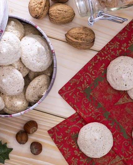 Biscotti con noci e nocciole