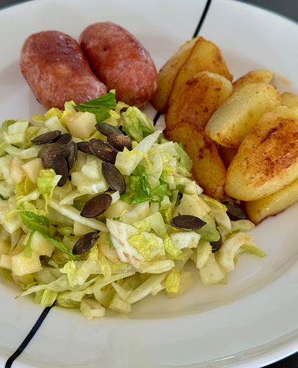 Fennel salad with fruit and crunch