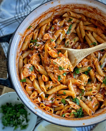 One Pot Healthy Chicken Parm Pasta