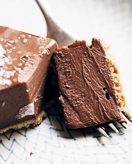 Mind-Blowing Vegan Chocolate Pie