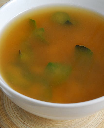 Sopa de hierbabuena